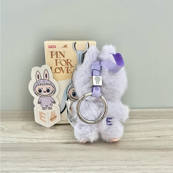 Pop Mart The Monsters Pin for Love Vinyl Plush Pendant (A-M) - Letter E - Picture 2 of 8